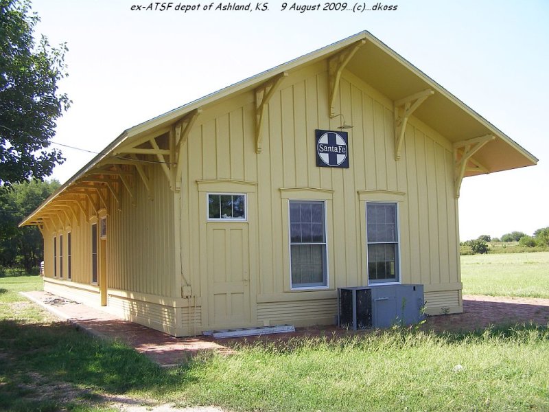 ex-ATSF depot of Ashland, KS-003.jpg