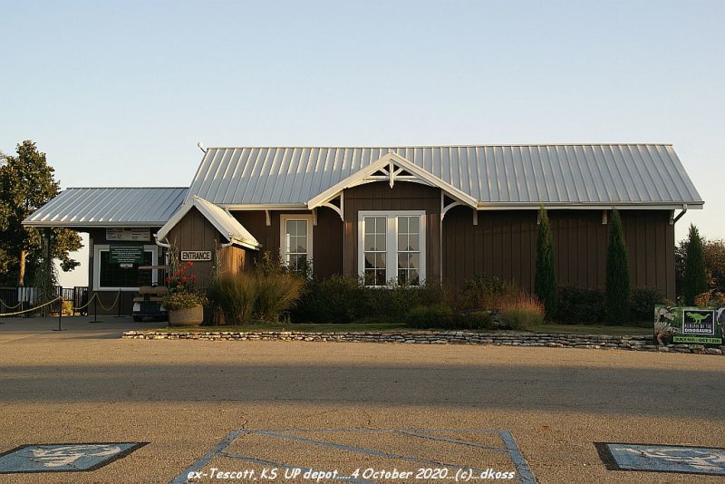 ex-Tescott, KS UP depot-003.jpg