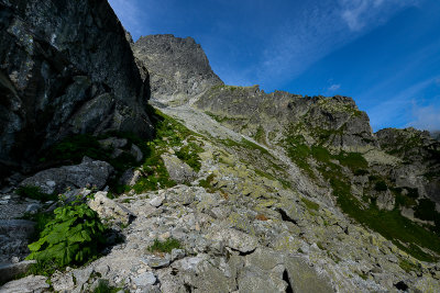 Ascend to Kazalnica with Mieguszowiecki Great Peak 2438m on the right, Tatra NP