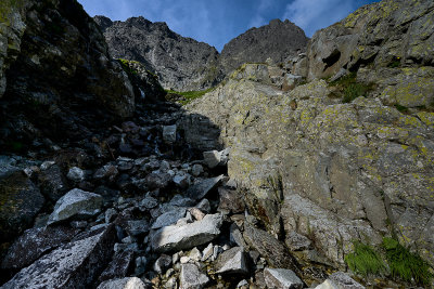 Ascend to Kazalnica with Mieguszowiecki Great Peak 2438m on the right, Tatra NP