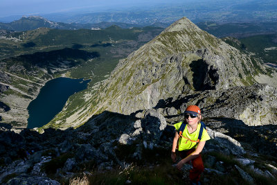 Alex, Zolta Turnia 2087m behind and Black Lake Gasienicowy 1624m in the bottom, Tatra NP