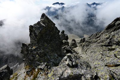 Walking around the S ridge of Small Ice Peak to its SE ridge