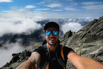 Szymon on SE ridge of Small Ice Peak