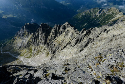 Looking down Ice Towers Ridge (pol. Kapalkowa Ridge) from Ice Peak N ridge