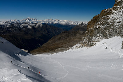 Descending on Laveciau glacier on Grand Paradiso
