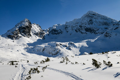 Looking towards Koscielec 2155m and Swinica 2301m from Green Gasienicowa Valley