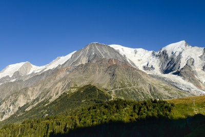 Col de Voza, far from left Mont Blanc du Tacul 4248m, Mont Maudit 4465m, Dme du Goter 4304m, Aiguille de Bionnassay 4052m