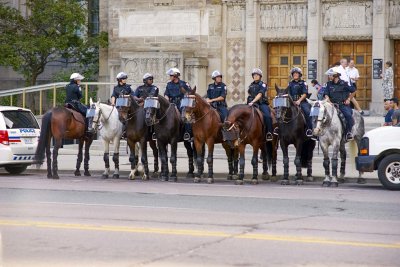 Mounted cops @f2.8 a7