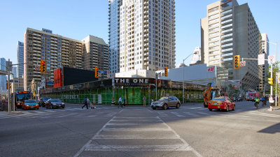 Yonge & Bloor corner @f5.6 18mm D800E