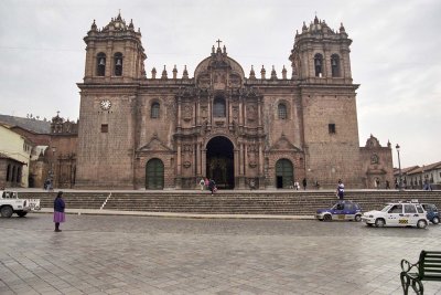 a big church in Cusco Reala