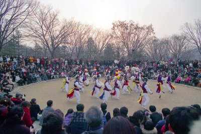 Korean New Year's day dancing Reala
