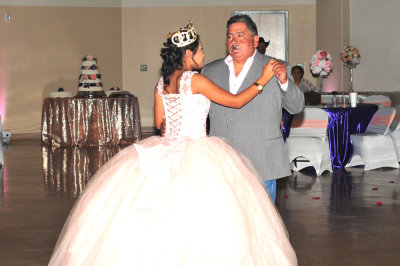 420kinci_103quinceaneras.jpg