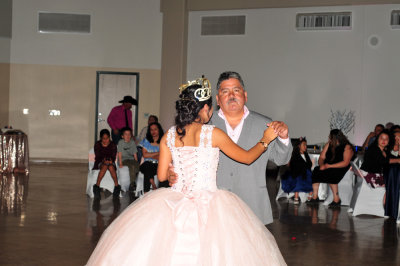 420kinci_106quinceaneras.jpg