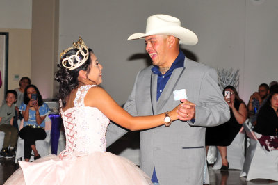 420kinci_108quinceaneras.jpg