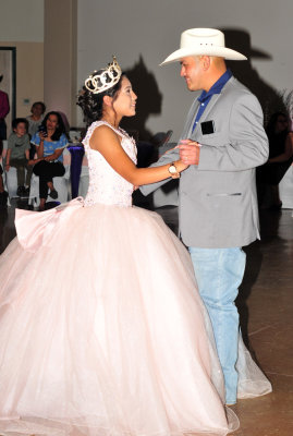 420kinci_114quinceaneras.jpg