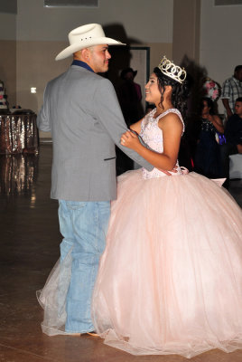 420kinci_115quinceaneras.jpg
