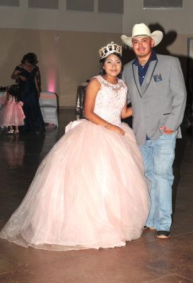 420kinci_119quinceaneras.jpg