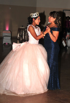 420kinci_120quinceaneras.jpg