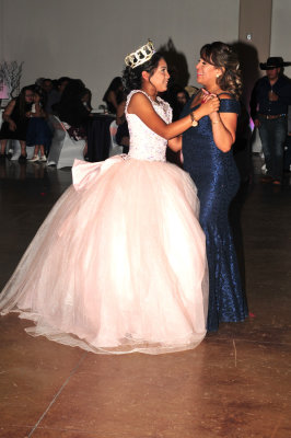 420kinci_121quinceaneras.jpg
