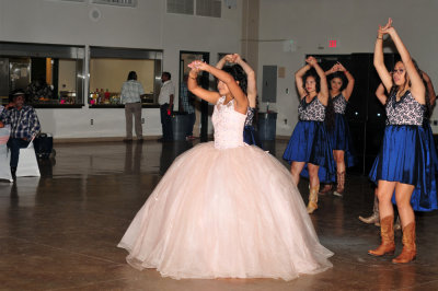 420kinci_130quinceaneras.jpg