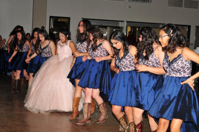 420kinci_133quinceaneras.jpg