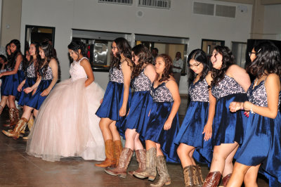 420kinci_135quinceaneras.jpg