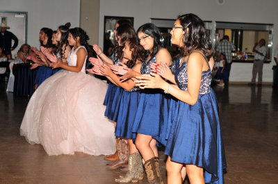 420kinci_136quinceaneras.jpg