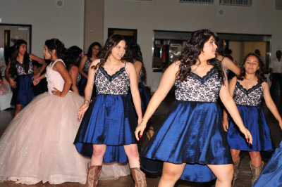 420kinci_140quinceaneras.jpg