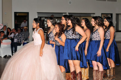 420kinci_143quinceaneras.jpg