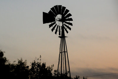 716county.windmill.JPG