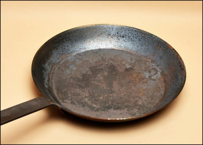 Matfer_carbon_steel_pan_01.jpg