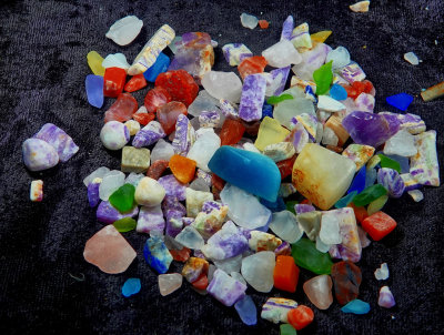 (2022) Assorted Rocks NEW04285 (Raw).jpg