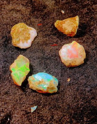 Natural Rough Ethiopian Opal Stone NEW04232_dphdr.jpg