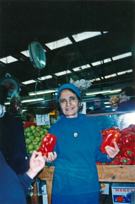 Melbourne - Meheru was amazed by the size of the red capsicums at Victoria Market