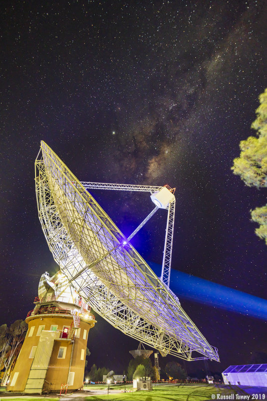 CSIRO Parkes 60m Radio Telescope with Milky Way