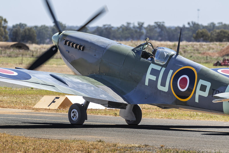 Supermarine Spitfire Mk XVI