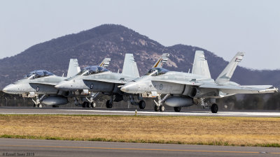 3 x F/A-18 Hornets