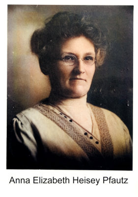 Anna Pfauz