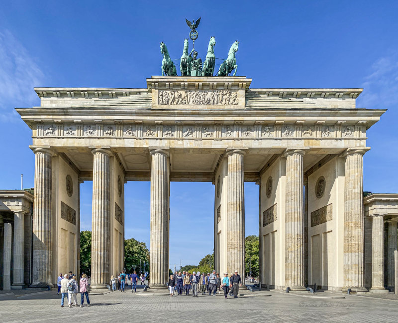 Brandenburg_Gate 3.jpg