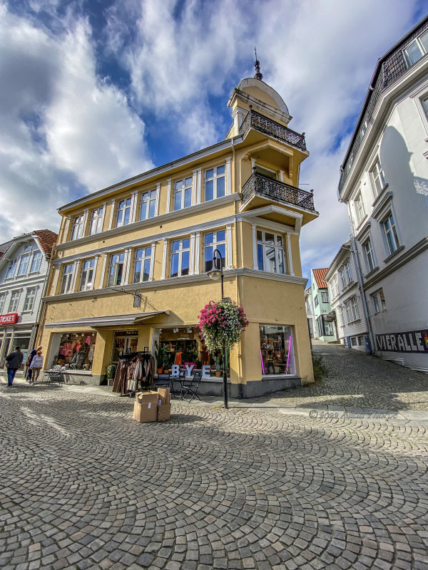Stavanger cobblestones.jpg
