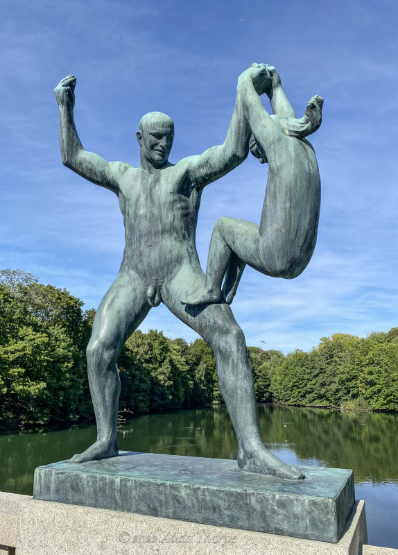 Vigeland Park statue3.jpg