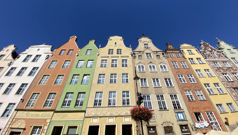 colorful houses Gdansk.jpg