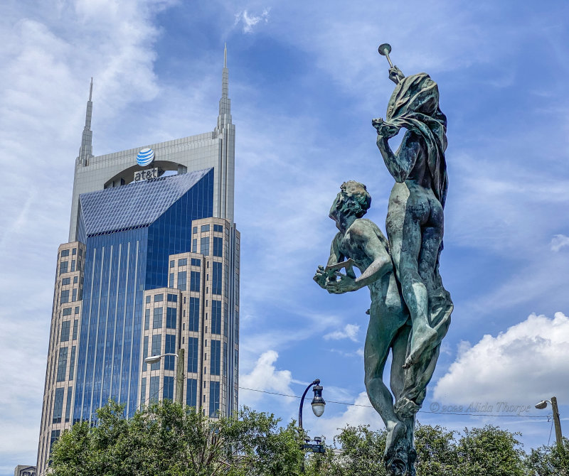 Nashville statue.jpg