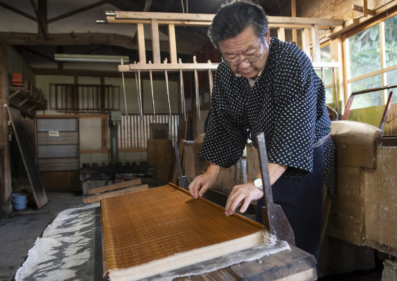 Washi Paper Maker Shinichiro Abe  3396