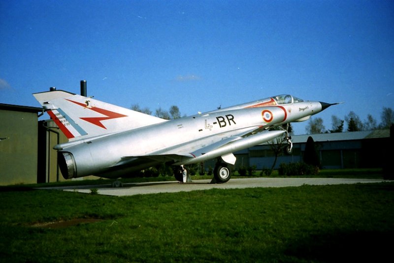 Mirage III  2.4 Lafayette  Luxeuil Les Bains .jpg