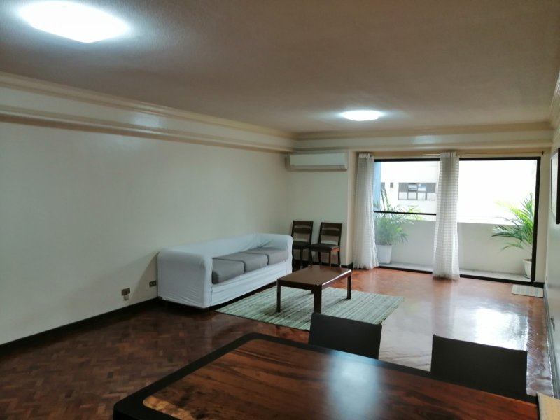 2BR for sale in Legaspi Village ***