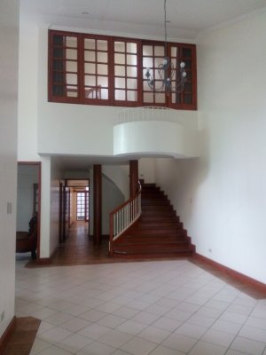 ****San Lorenzo Duplex House for Lease