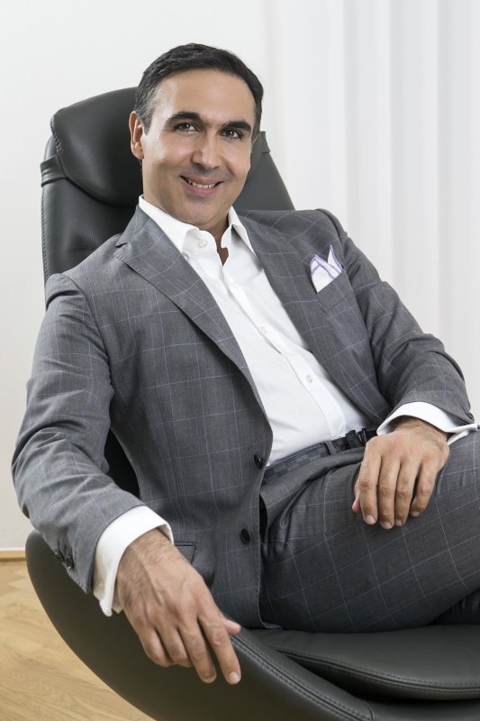 Portrait-Dr-Najib-Chichakli.jpeg