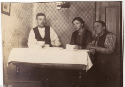 Elof, Ellen og Inger efterret 1918.jpg