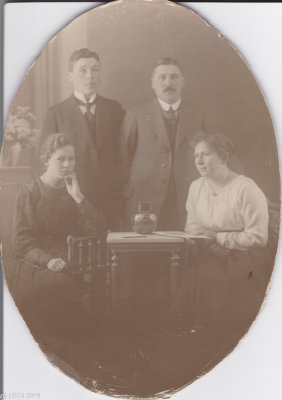 Elof, Emil Ellen og Betty.jpg